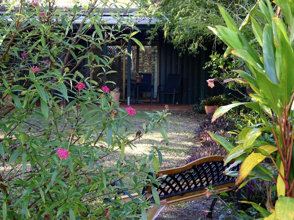 Lagoon Pocket Bed & Breakfast Exterior photo